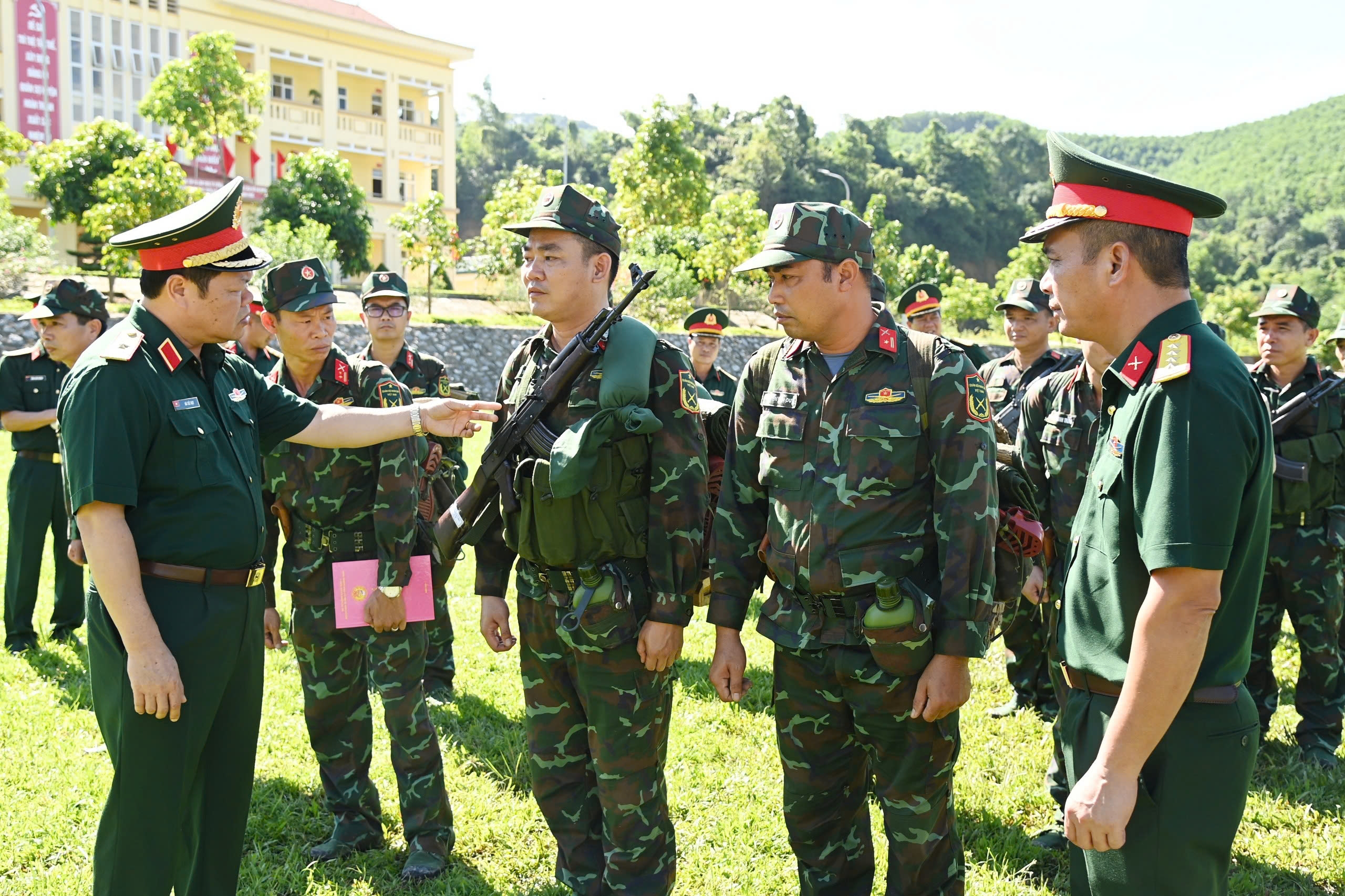 Duy trì nghiêm nền nếp trực sẵn sàng chiến đấu