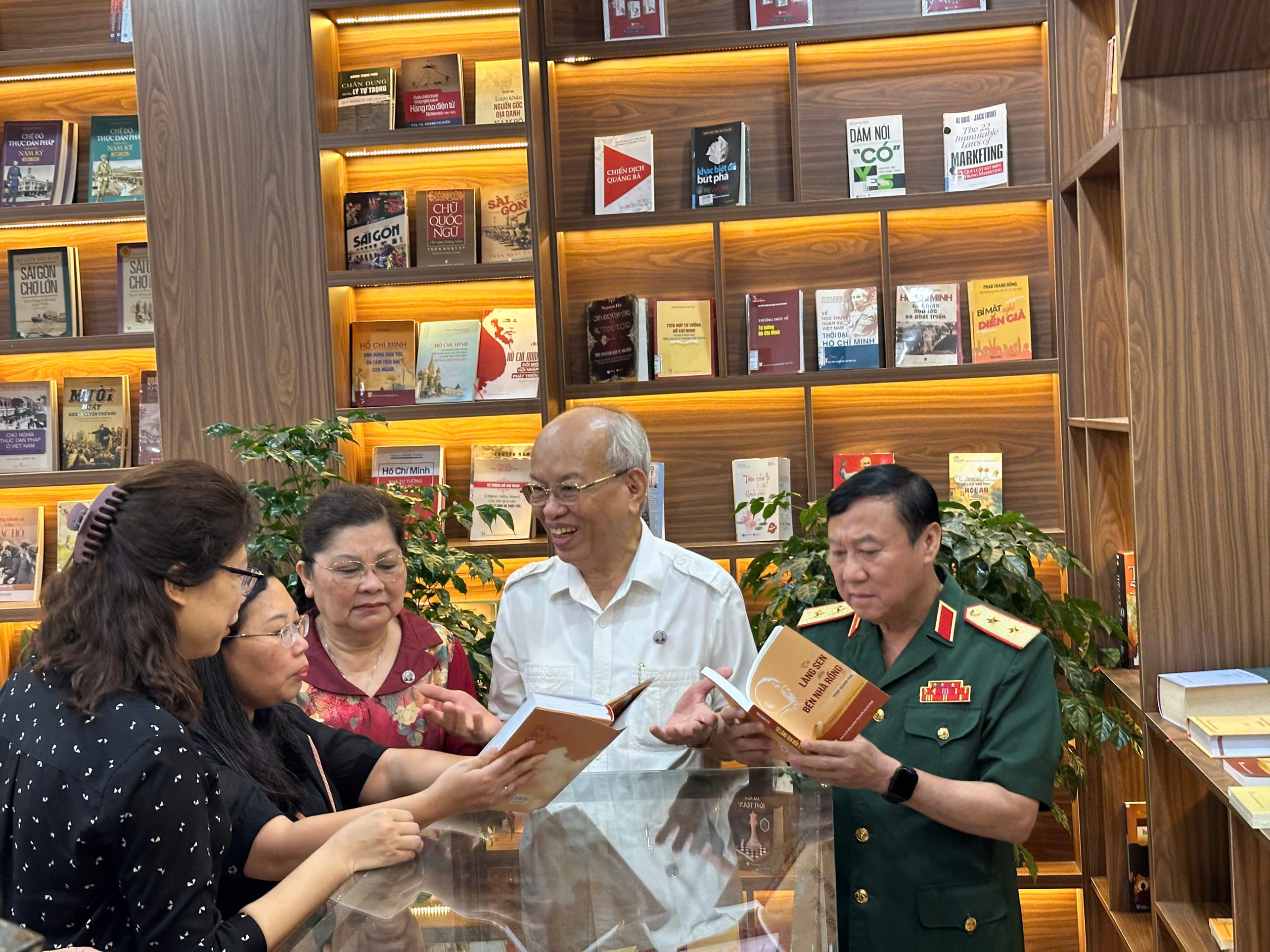 Triển lãm sách kỷ niệm 55 năm thực hiện Di chúc của Chủ tịch Hồ Chí Minh