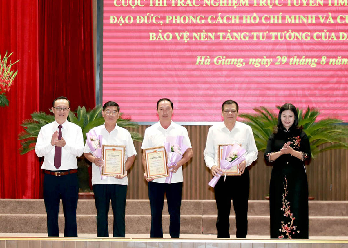 Hà Giang Tổng kết, trao giải Cuộc thi tìm hiểu về tư tưởng, đạo đức, phong cách Hồ Chí Minh