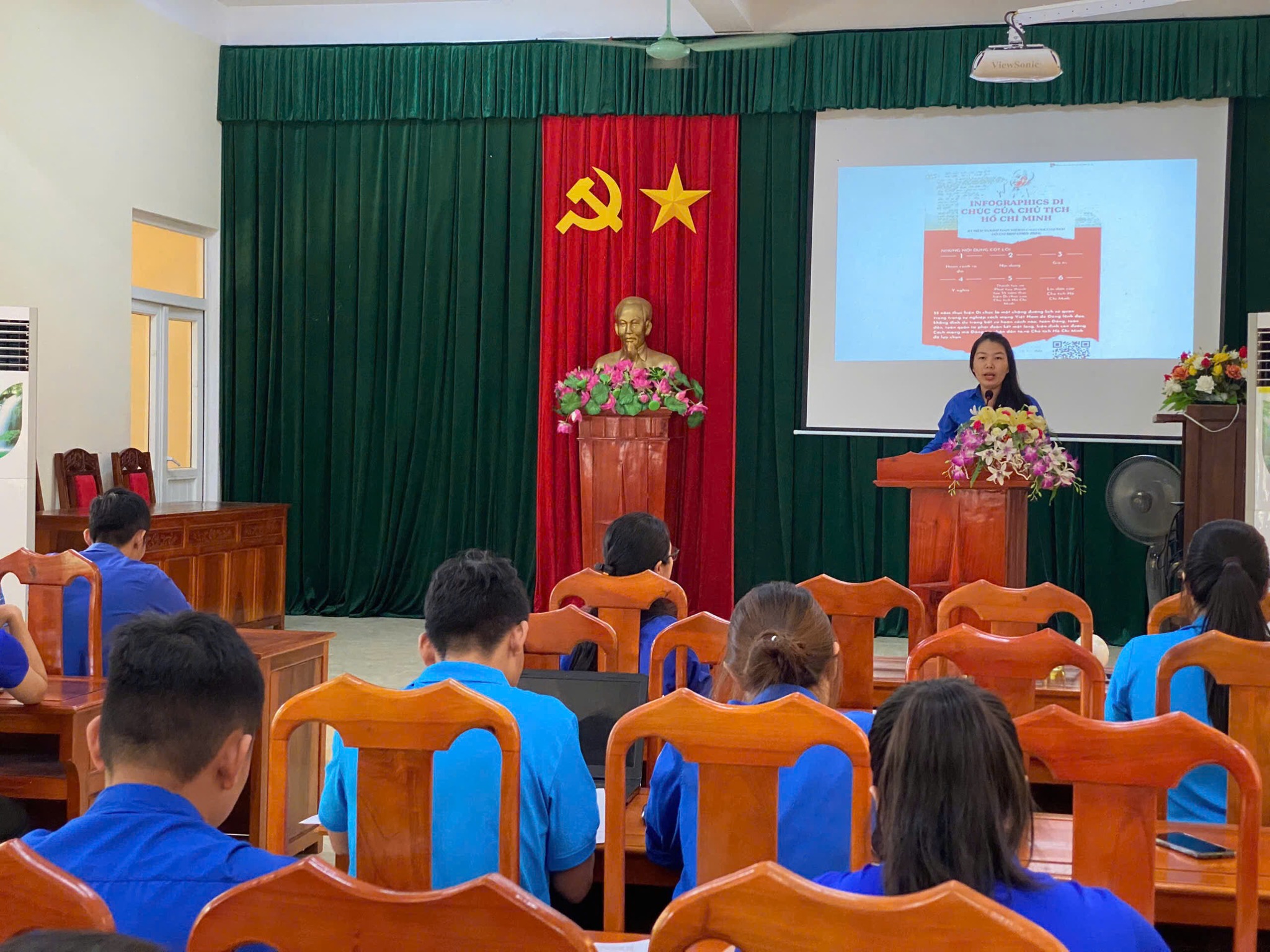 Thuyết trình các tác phẩm Infographics tuyên truyền Di chúc của Chủ tịch Hồ Chí Minh