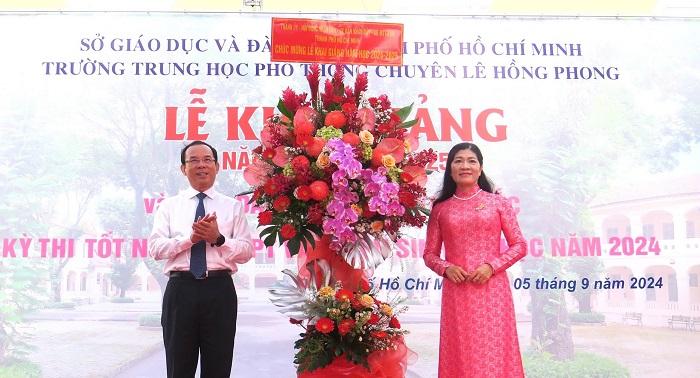 Lãnh đạo TP Hồ Chí Minh dự lễ khai giảng năm học mới