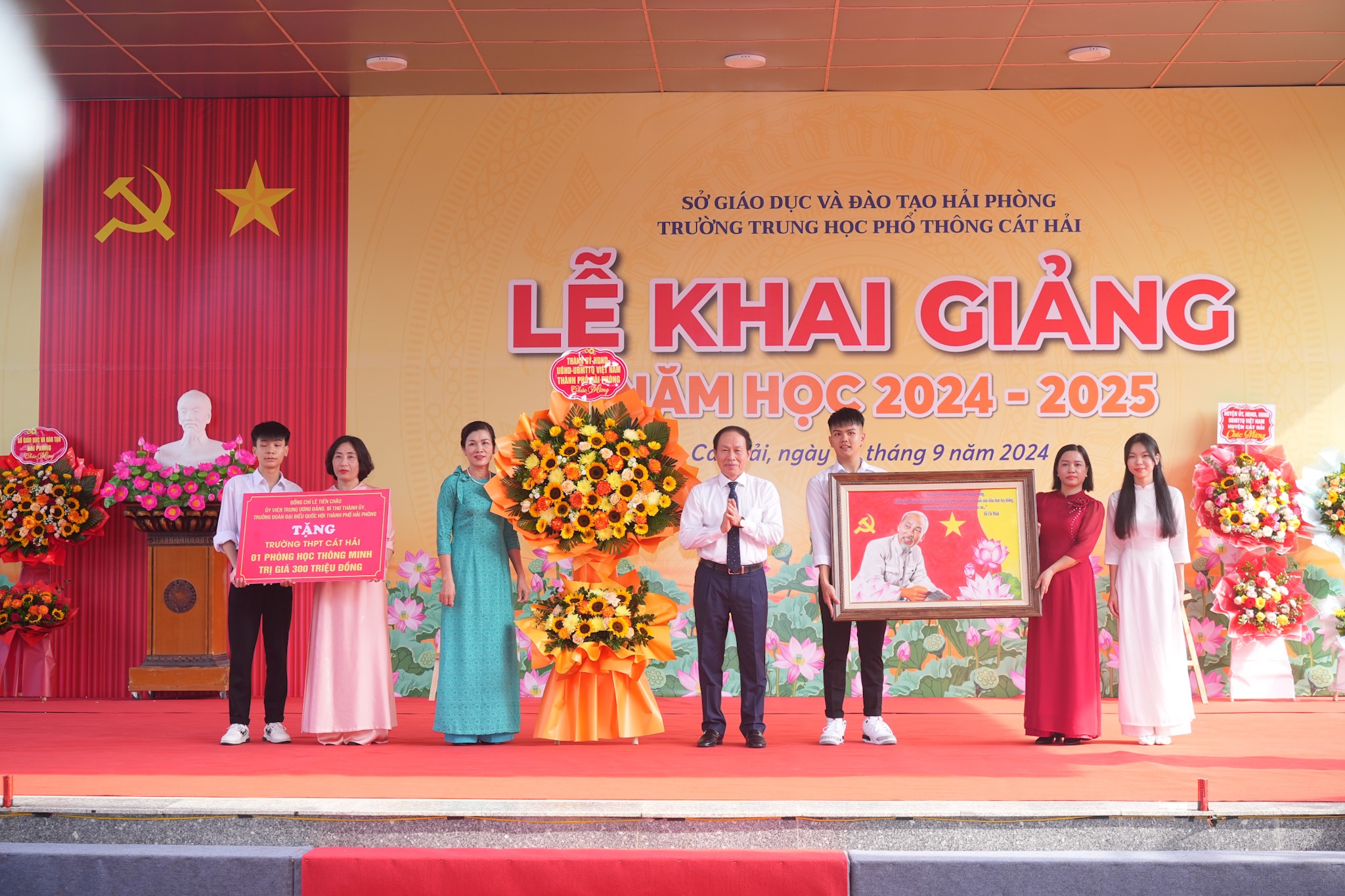 Hơn nửa triệu học sinh thành phố Cảng bước vào năm học mới