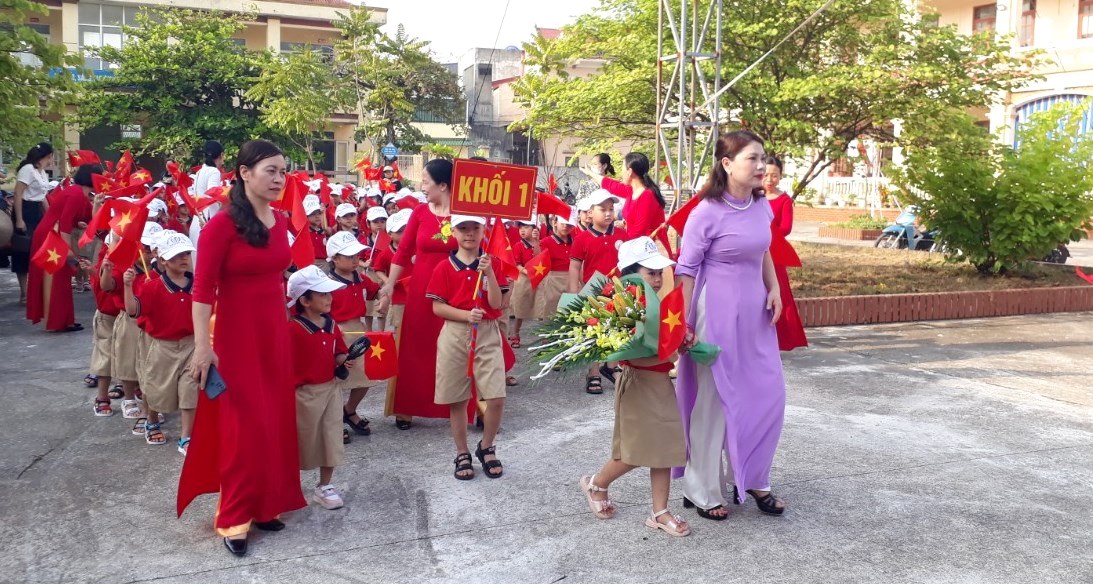 Tưng bừng không khí ngày khai trường