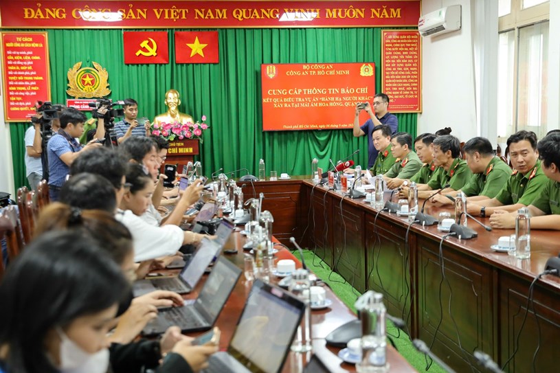Khởi tố bị can, bắt tạm giam 2 bảo mẫu tại Mái ấm Hoa Hồng