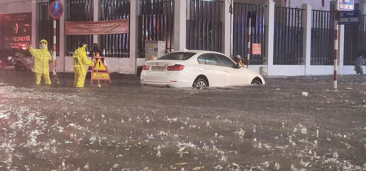 Sáng sớm ngày 7 9, bão số 3 chỉ còn cách đất liền 200km