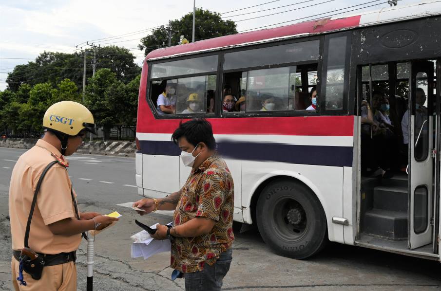 Long An Tăng cường kiểm tra, xử lý “xe dù, bến cóc”