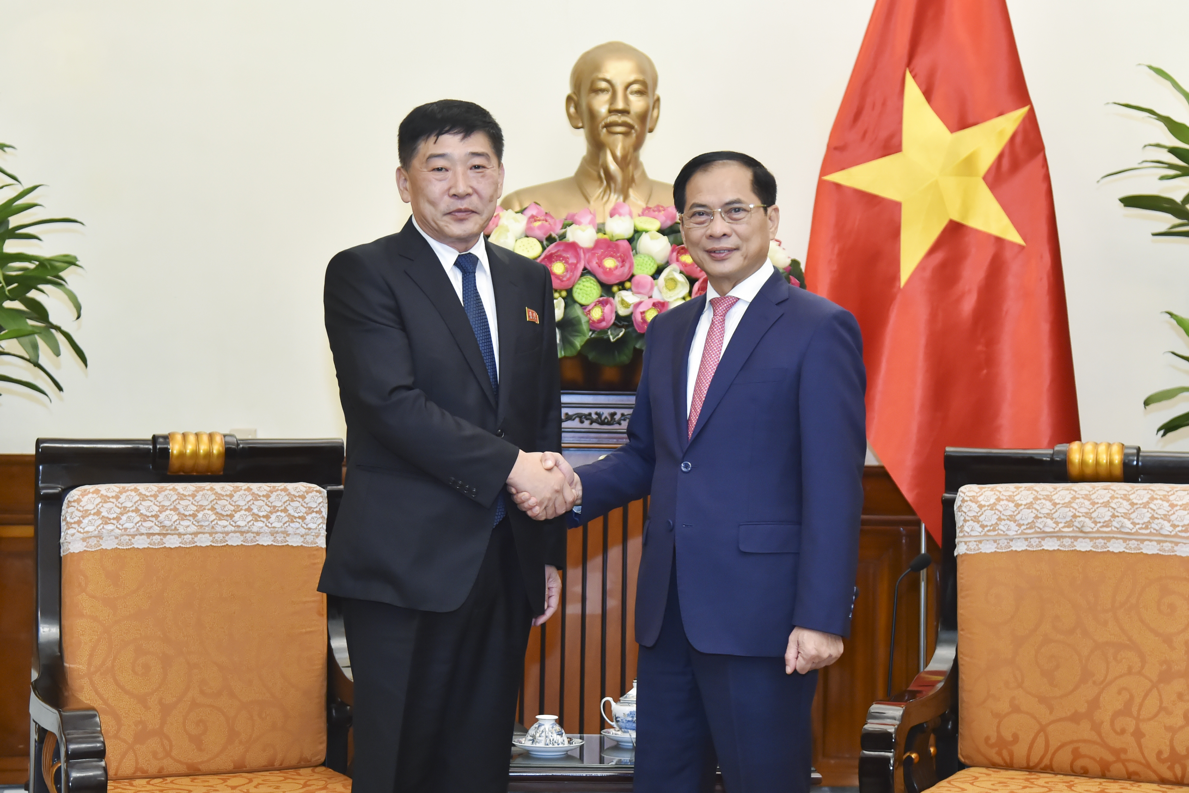 Việt Nam luôn coi trọng quan hệ hữu nghị truyền thống với CHDCND Triều Tiên