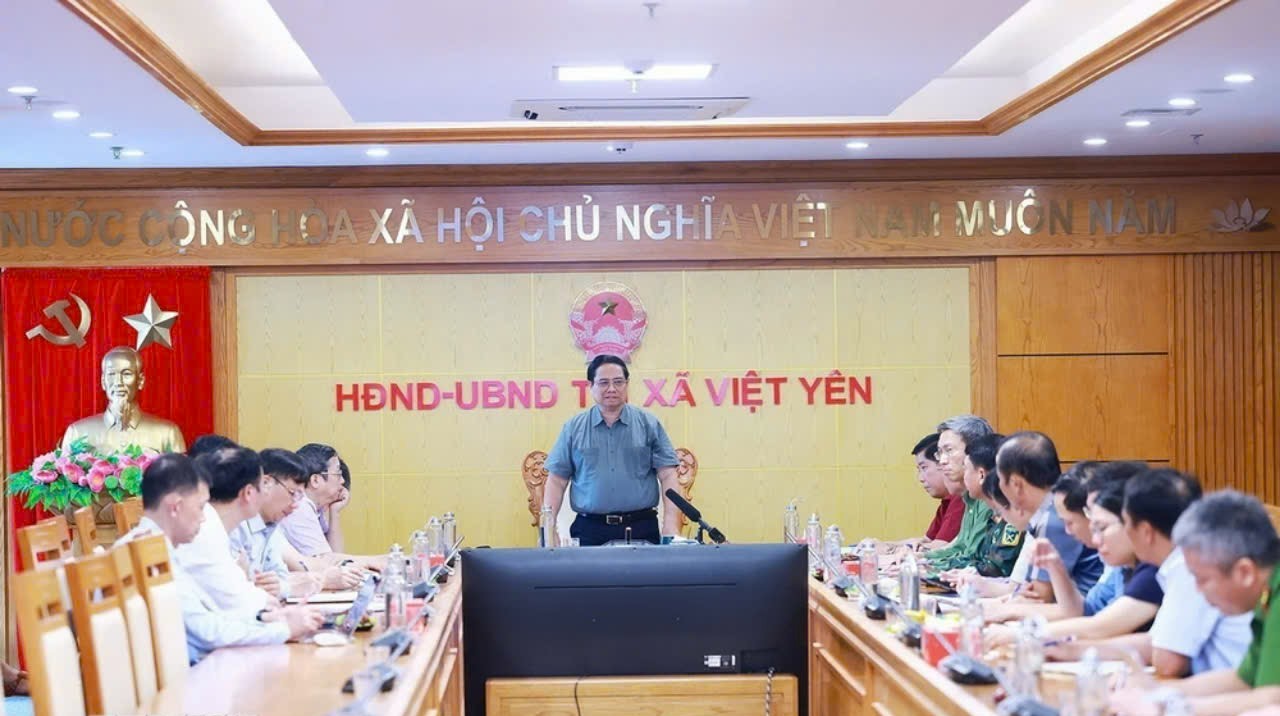 Thủ tướng trực tiếp thị sát, chỉ đạo công tác ứng phó mưa lũ, thiên tai, cứu hộ, cứu nạn