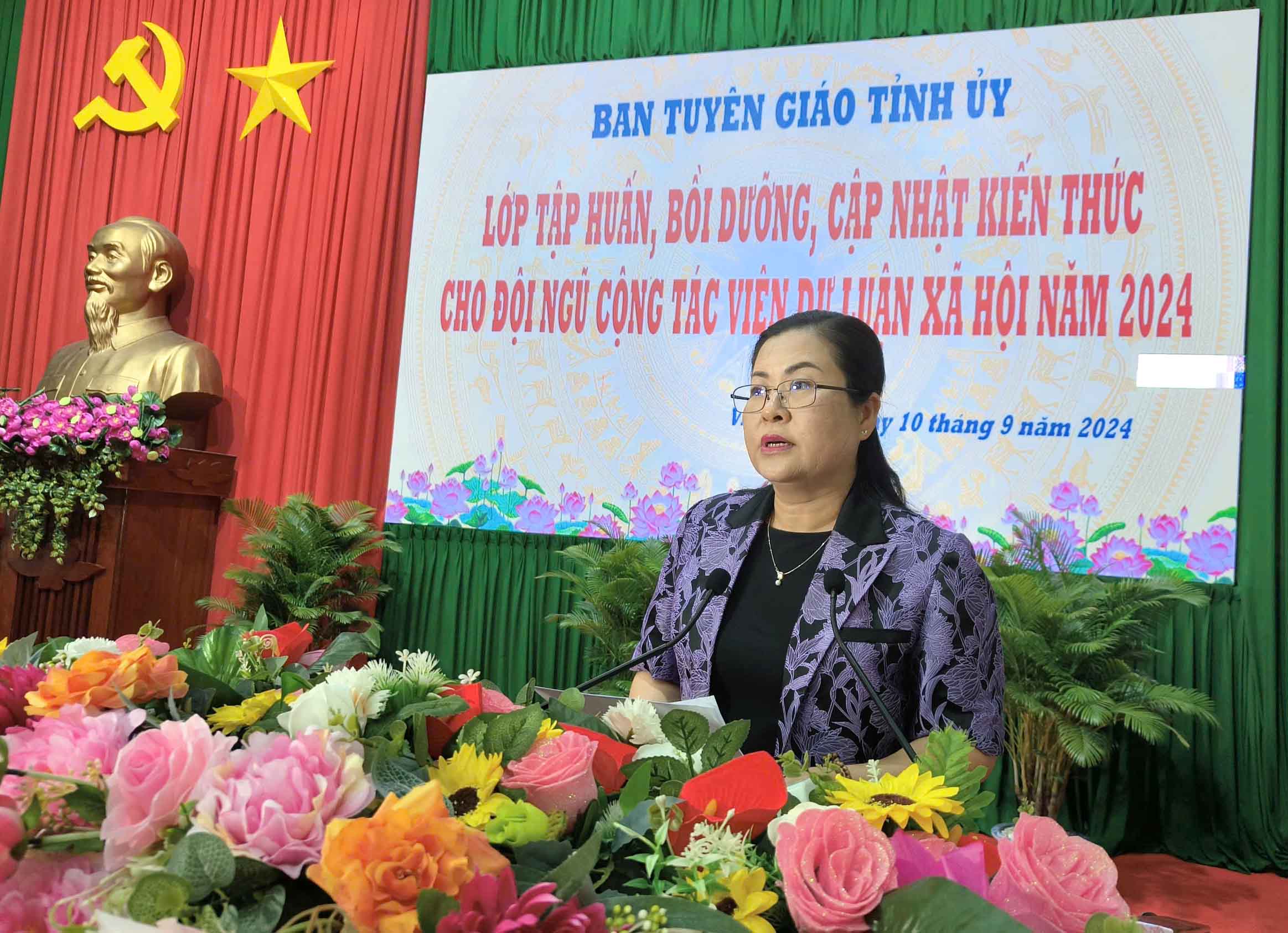 Vĩnh Long Chia sẻ các kỹ năng, tập huấn dư luận xã hội cho hơn 200 cán bộ