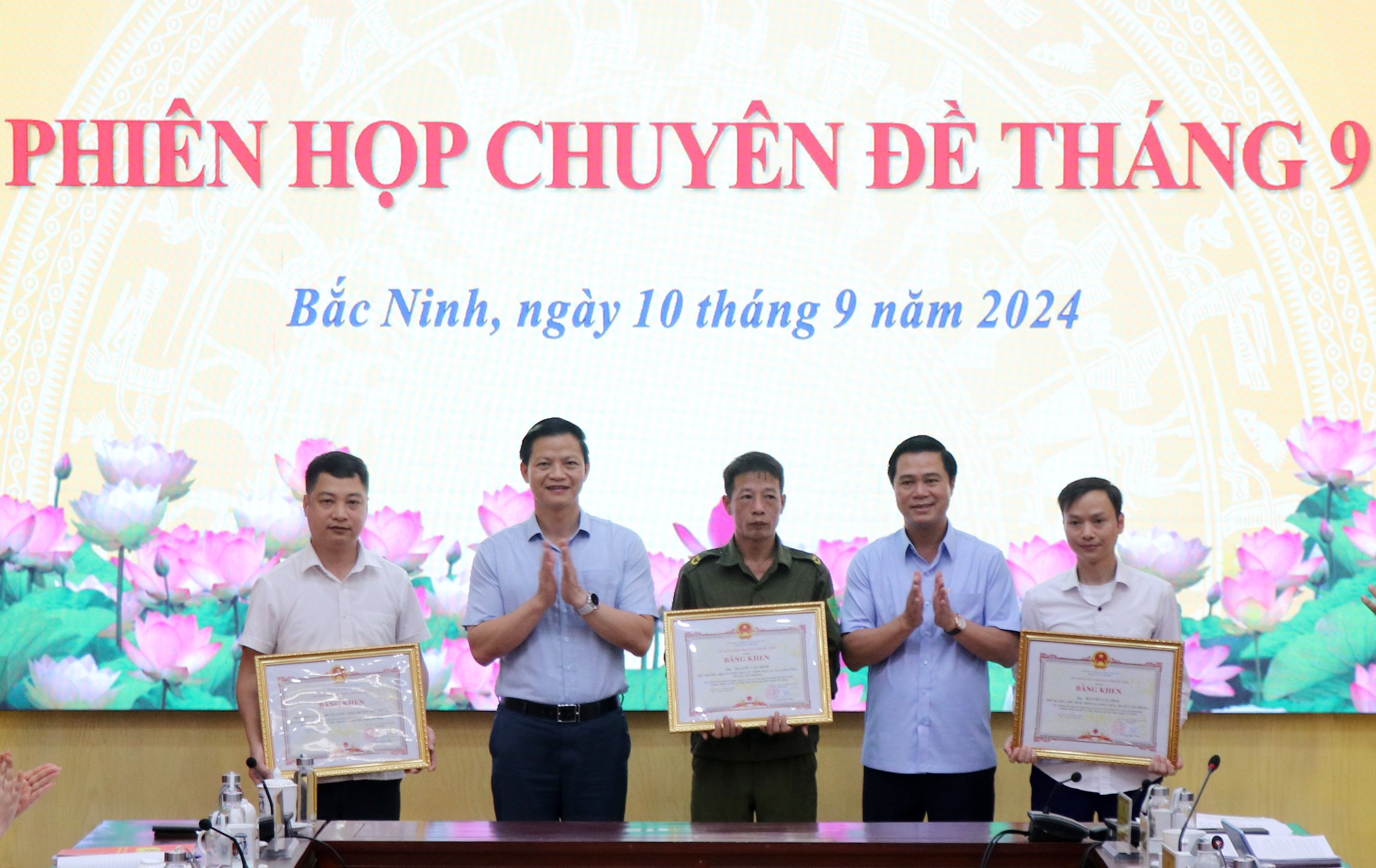Bắc Ninh Khen thưởng đột xuất tập thể, cá nhân có thành tích xuất sắc xử lý sự cố thiên tai