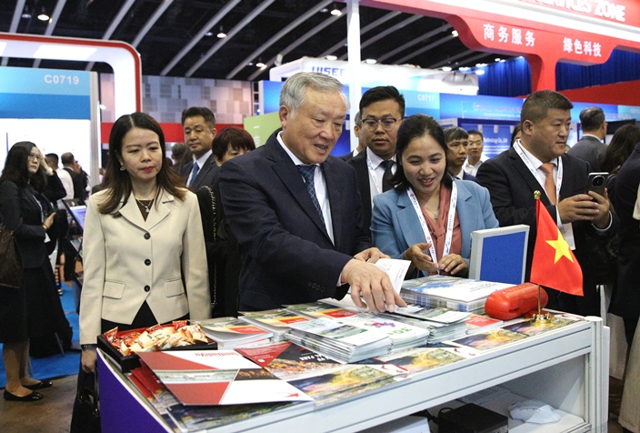 Phó Thủ tướng Thường trực Nguyễn Hòa Bình tham dự Hội nghị Thượng đỉnh Vành đai và Con đường lần thứ 9