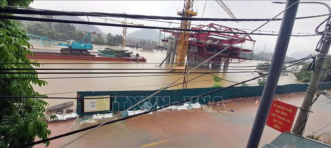 Lũ sông Đáy vượt báo động 3, Hà Nam di dời hơn 1 300 hộ dân