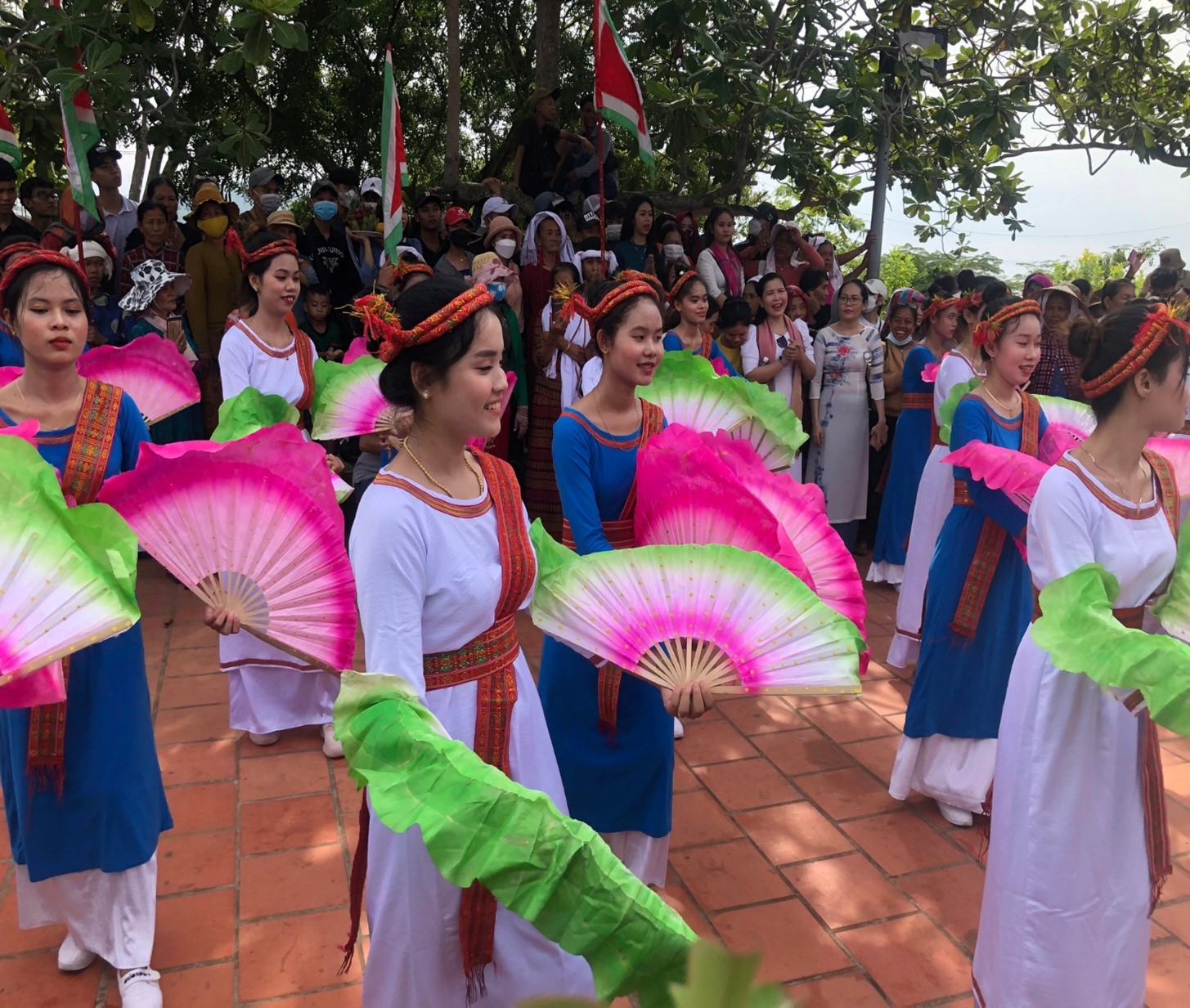 Bình Thuận Tạo điều kiện cho đồng bào Chăm Bàlamôn đón Tết Katê