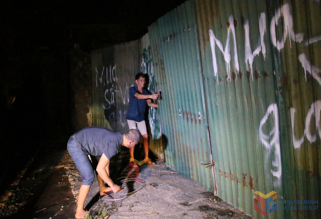 Quảng Ninh Di dời khẩn cấp trong đêm 136 hộ dân nằm trong vùng có nguy cơ sạt lở đất