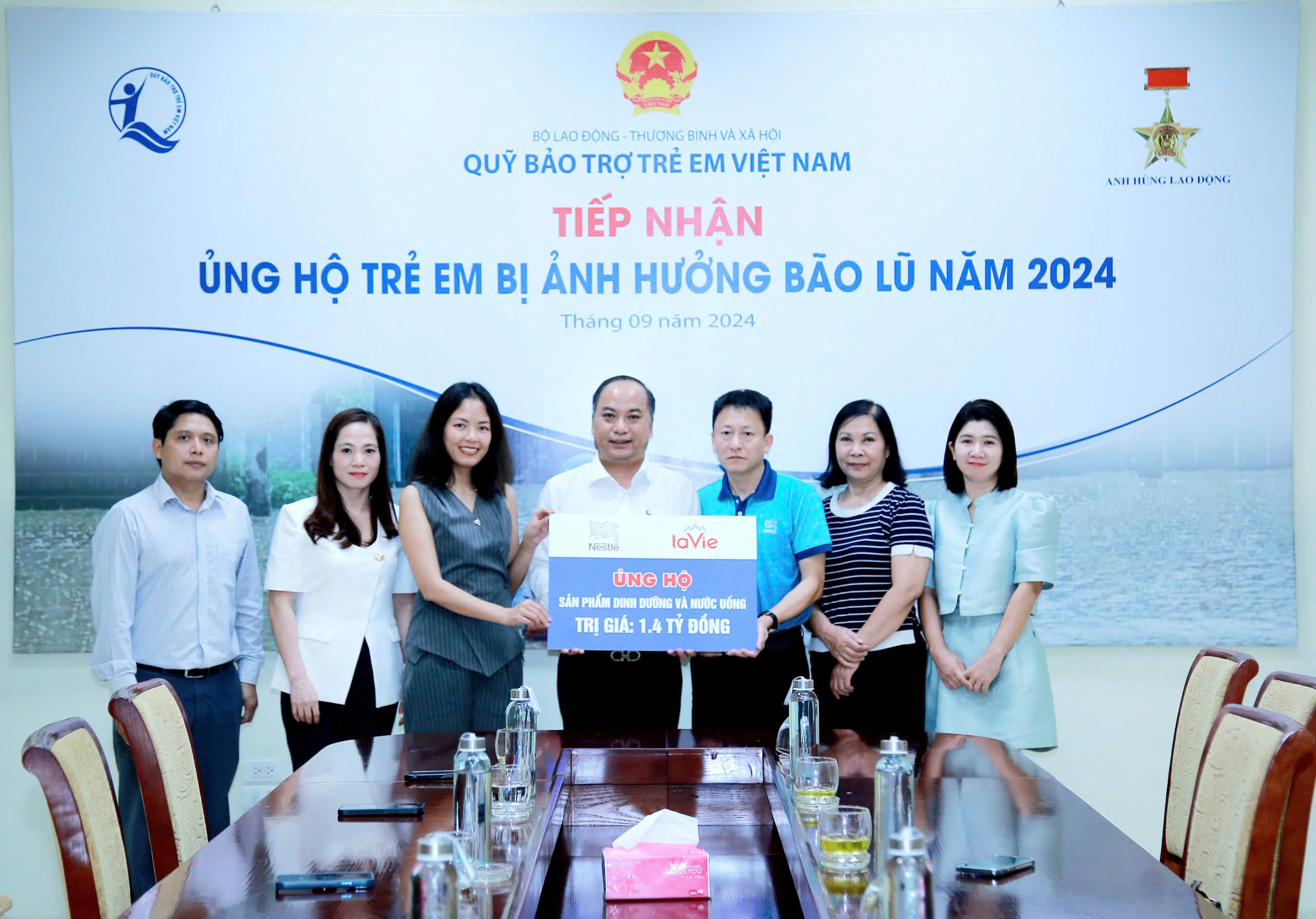 Quỹ Bảo trợ trẻ em Việt Nam tiếp nhận 2 tỷ đồng hỗ trợ trẻ em vùng bão lũ