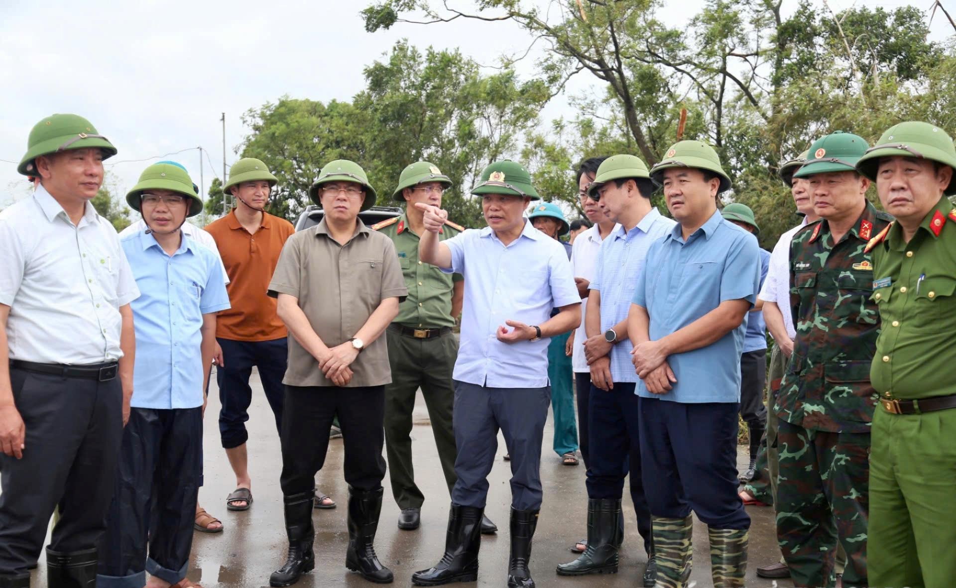 Quyết tâm bảo vệ hệ thống đê điều và sự an toàn cho người dân