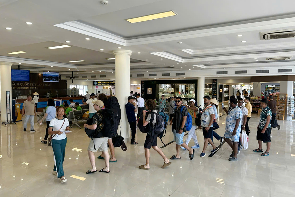 90 khách đến Vịnh Hạ Long là khách nước ngoài