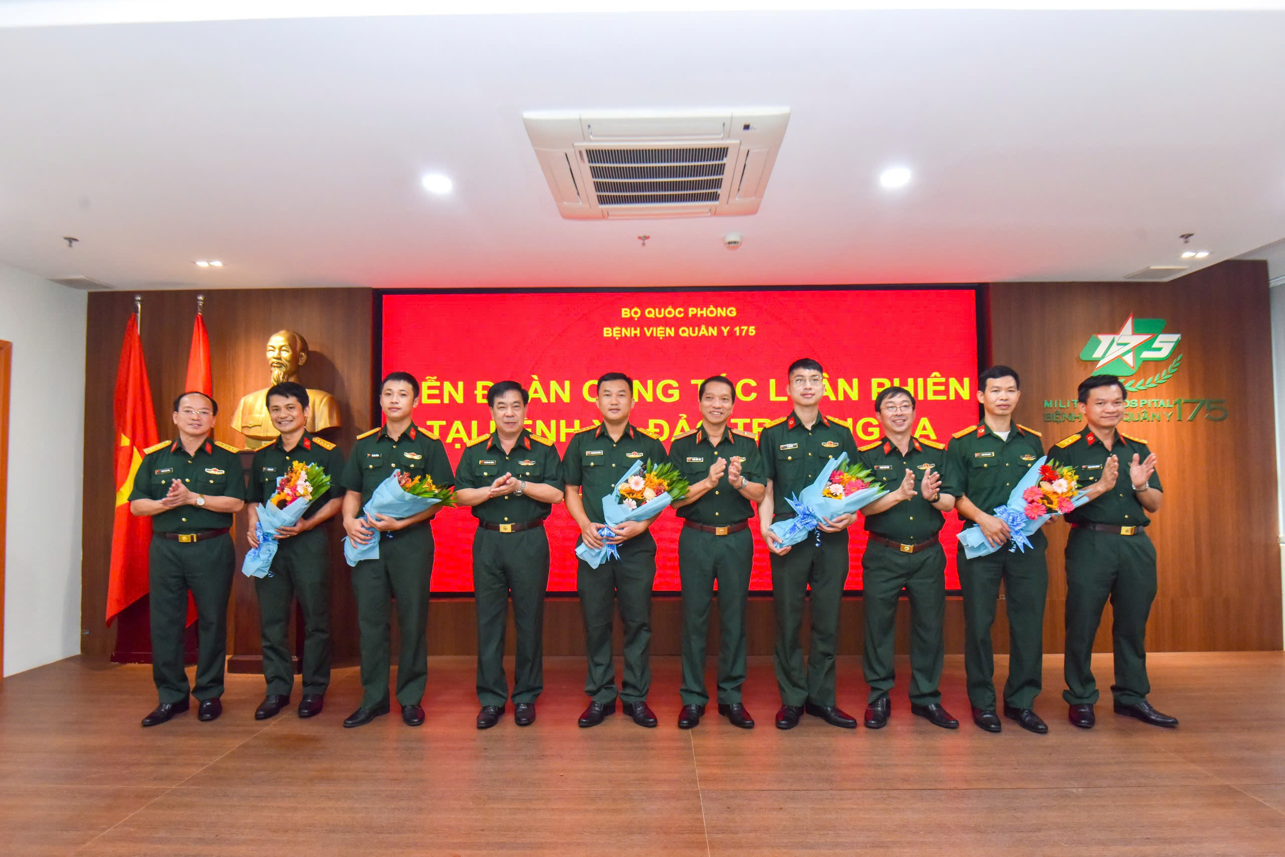 Bệnh viện Quân y 175 cử y, bác sĩ thực hiện nhiệm vụ tại huyện đảo Trường Sa