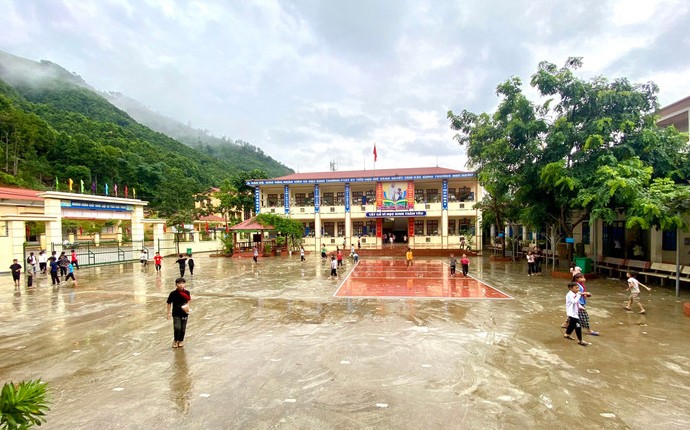 Bộ GD ĐT yêu cầu tổ chức dạy học linh hoạt với các trường ảnh hưởng bão lũ