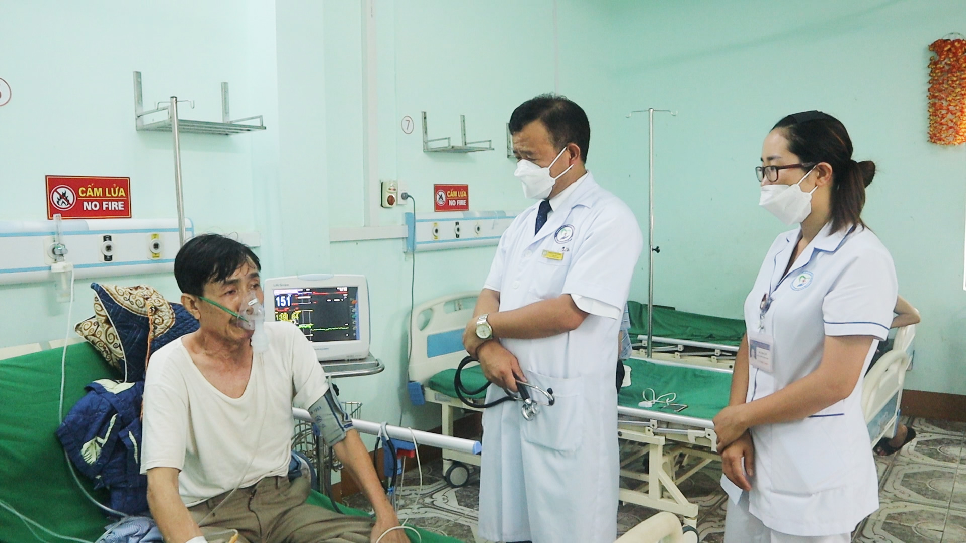 Trung tâm Y tế huyện Than Uyên học và làm theo Bác