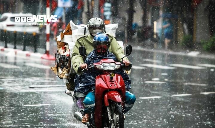 Thời tiết đêm 21 9 Bắc Bộ gió chuyển hướng Đông Bắc cấp 3, vùng ven biển cấp 4-5