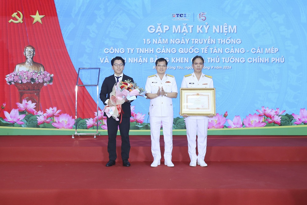 Cảng Quốc tế Tân cảng - Cái Mép Đón nhận Bằng khen của Thủ tướng Chính phủ