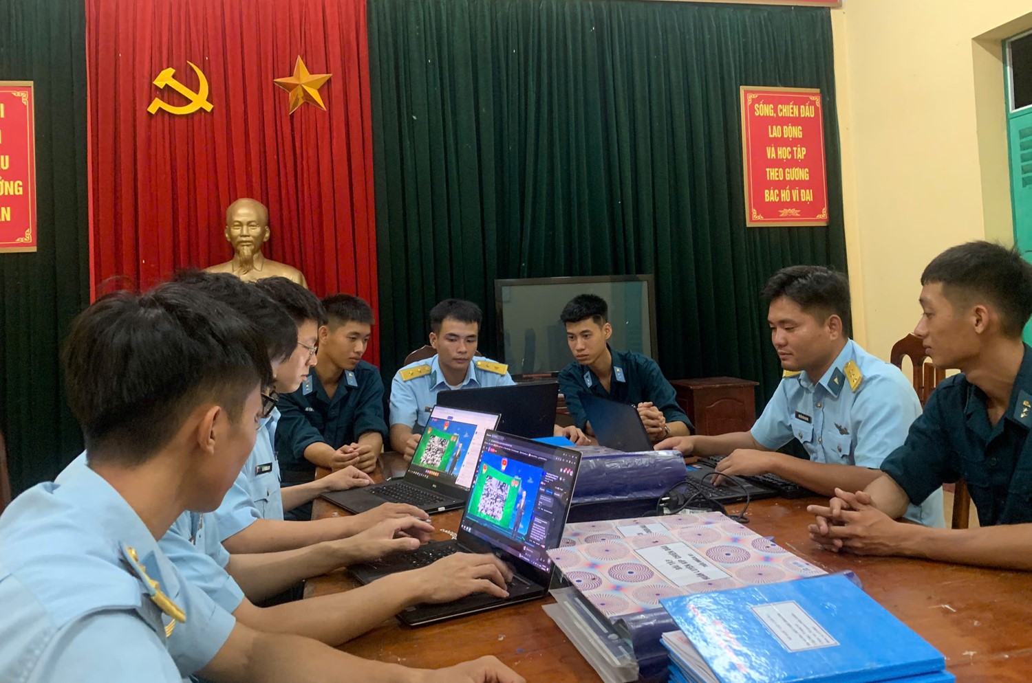 Sôi nổi Cuộc thi trực tuyến tại Sư đoàn 363