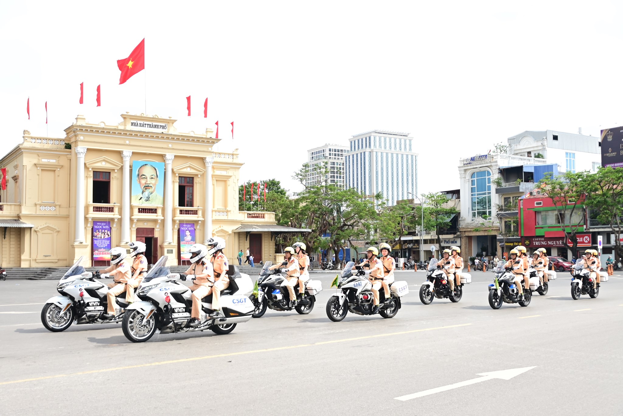 Công an Hải Phòng ra quân đảm bảo trật tự, an toàn giao thông cho lứa tuổi học sinh