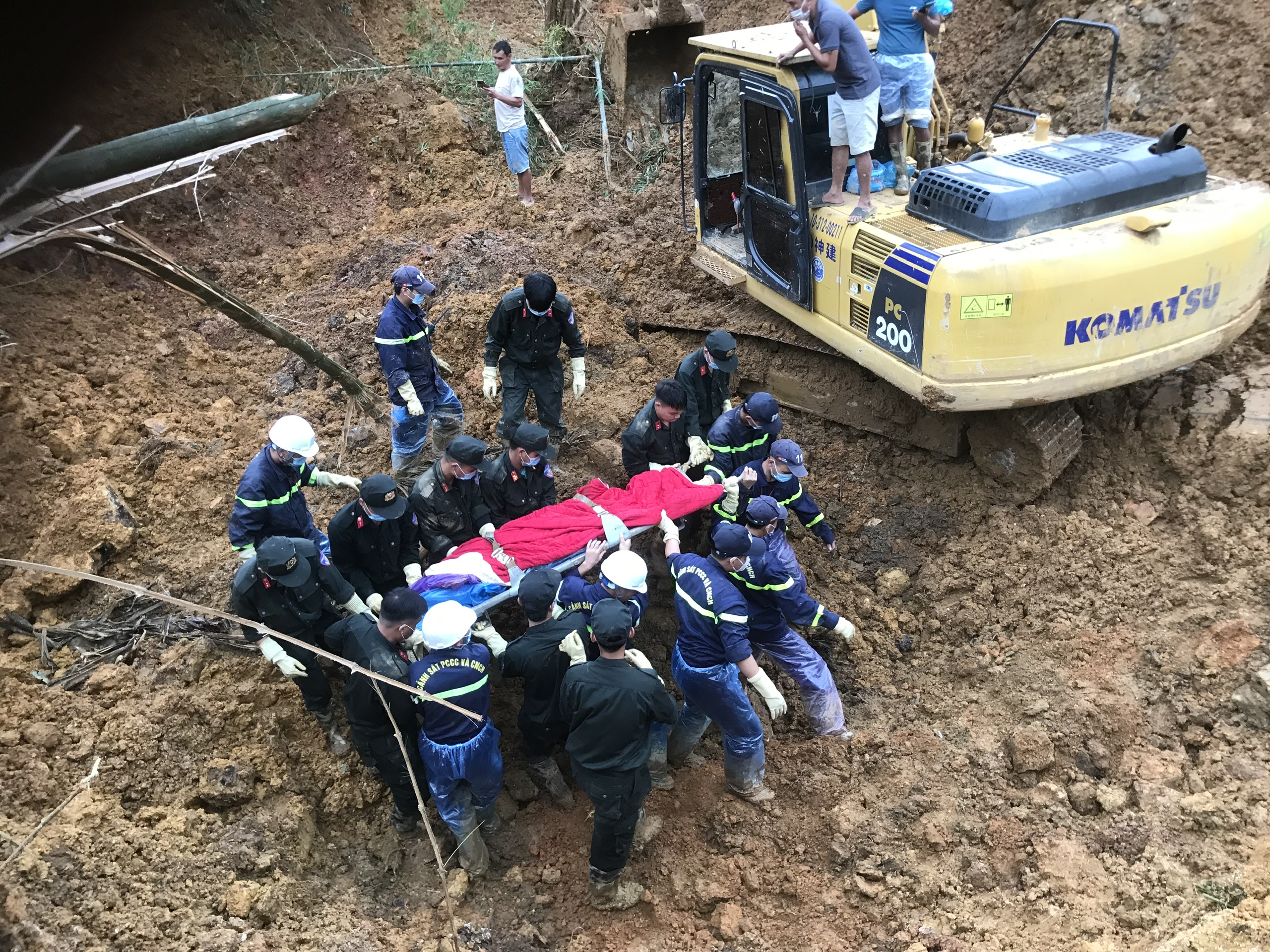 Hà Giang Tìm thấy thi thể thứ 4 trong vụ sạt lở nghiêm trọng tại Quốc lộ 2