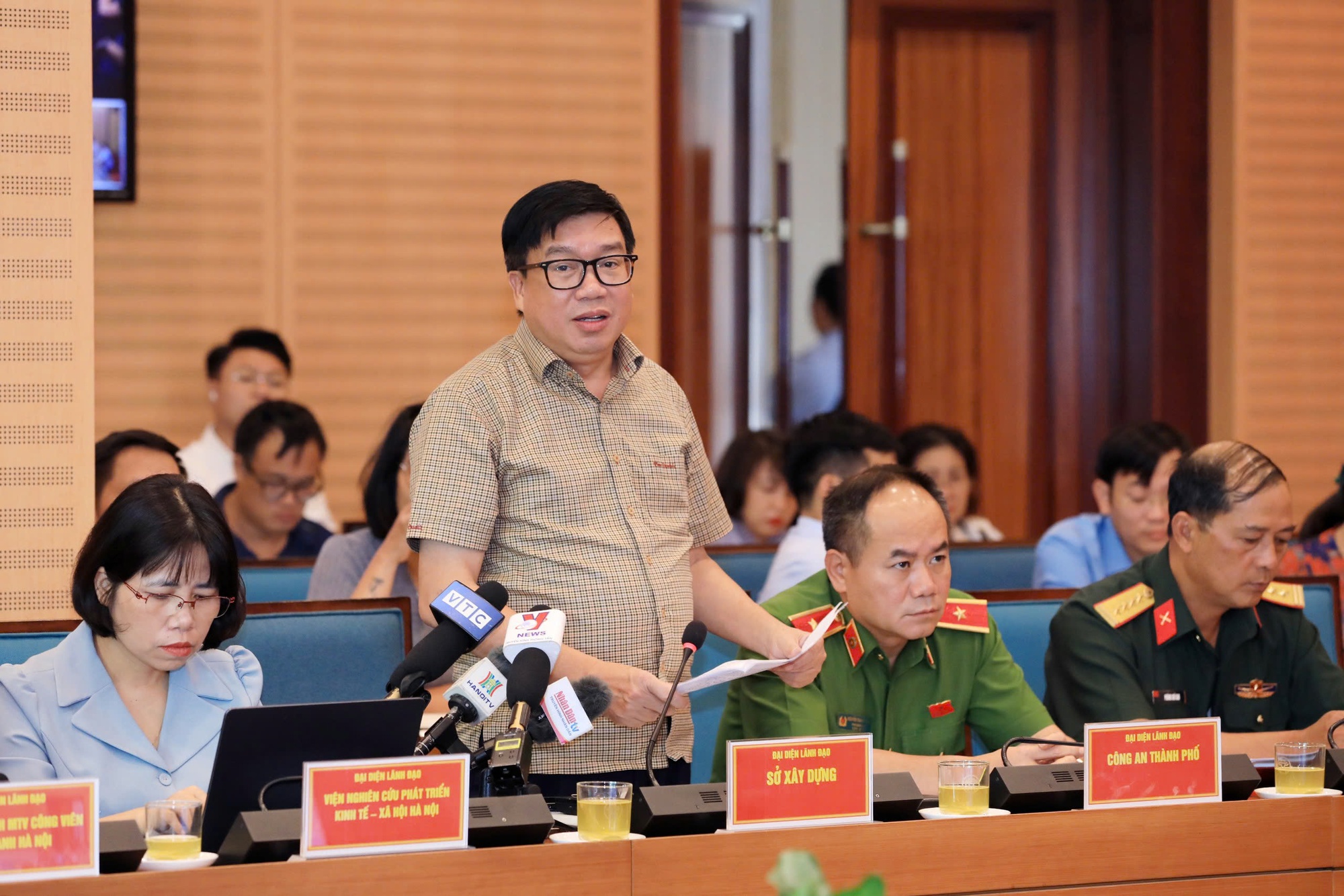 Hà Nội trồng lại hơn 4 100 cây xanh bị gãy, đổ