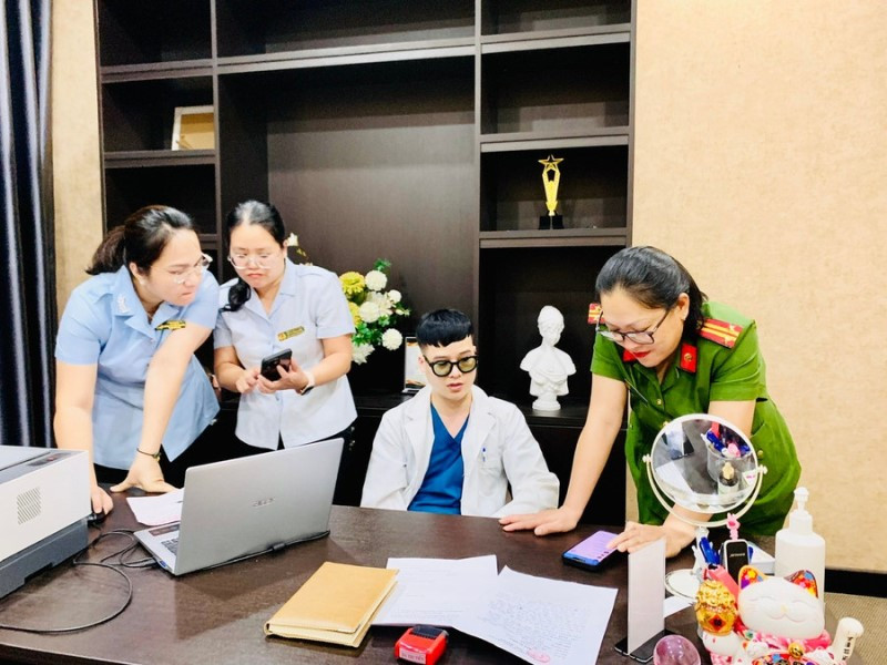 Xử nghiêm hành vi giả mạo nhân viên y tế