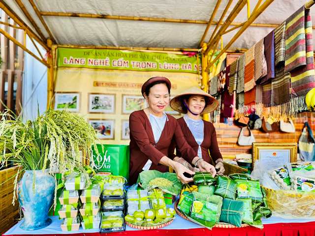Đẩy mạnh xúc tiến sản phẩm nghề truyền thống qua kênh thương mại điện tử