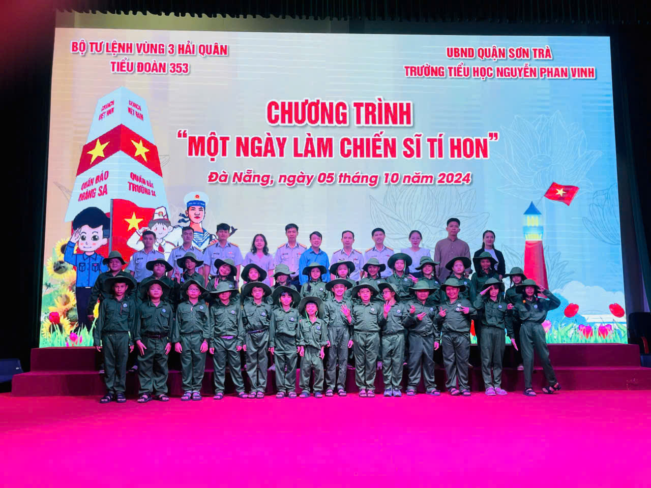 Một ngày làm chiến sĩ tí hon