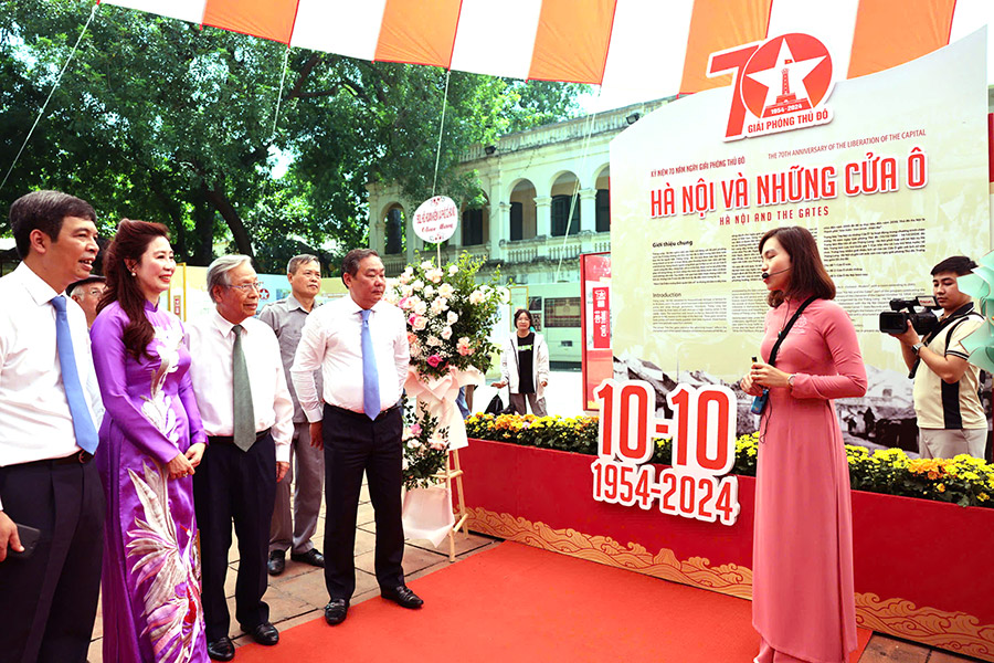 Trưng bày “Hà Nội và những cửa ô”