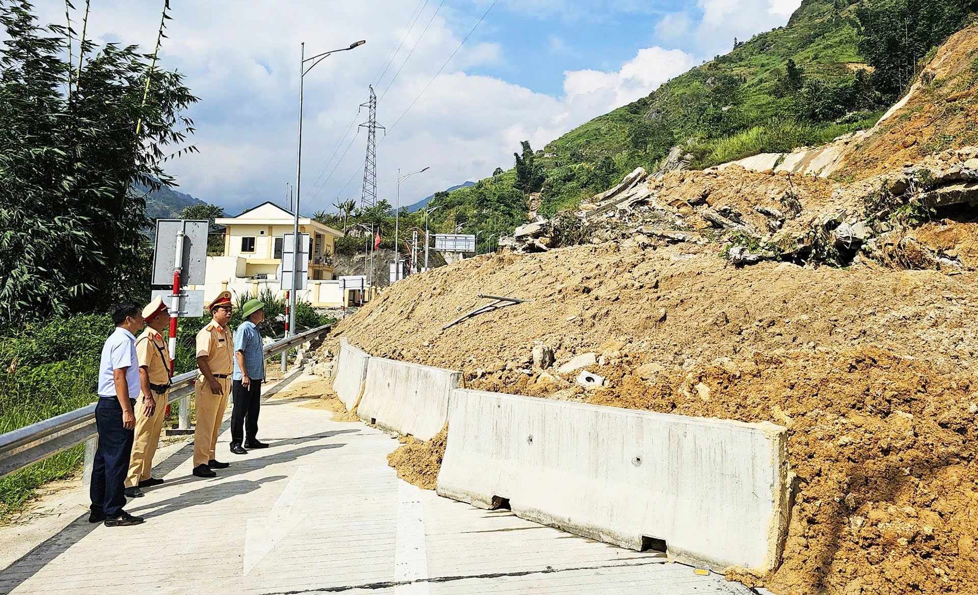 Đoạn qua cầu Móng Sến Lào Cai dự kiến thông xe vào ngày 11 10