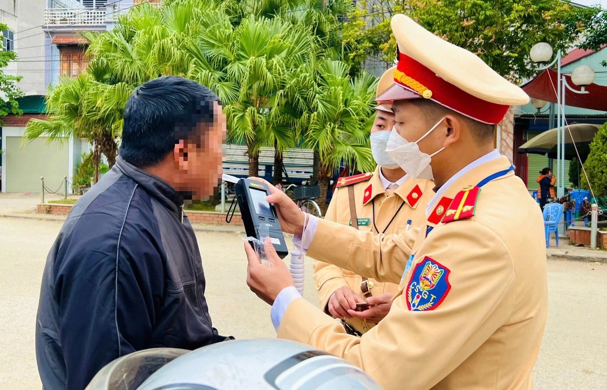 Quy định mới về hình thức giám sát của nhân dân với Cảnh sát giao thông