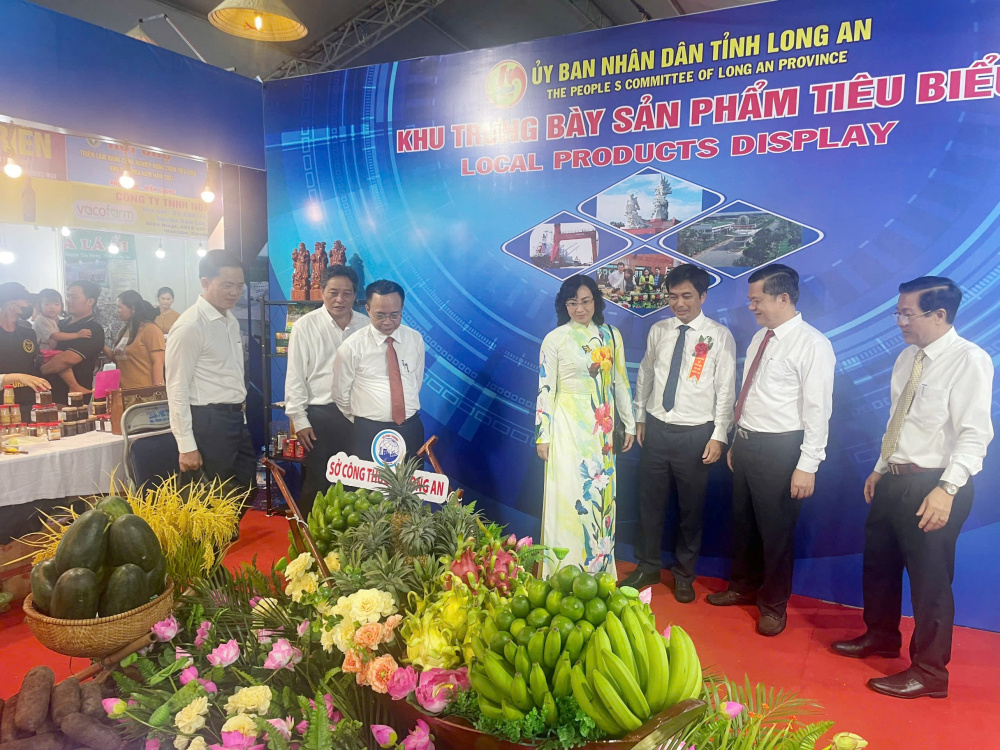 Khai mạc Hội chợ triển lãm hàng công nghiệp nông thôn tiêu biểu khu vực phía Nam năm 2024