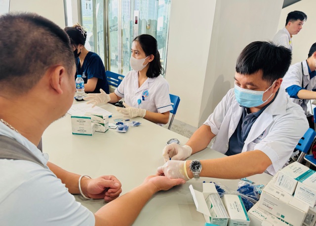 Thanh niên Thủ đô tình nguyện vì sức khỏe cộng đồng khám bệnh cho 1 200 người dân