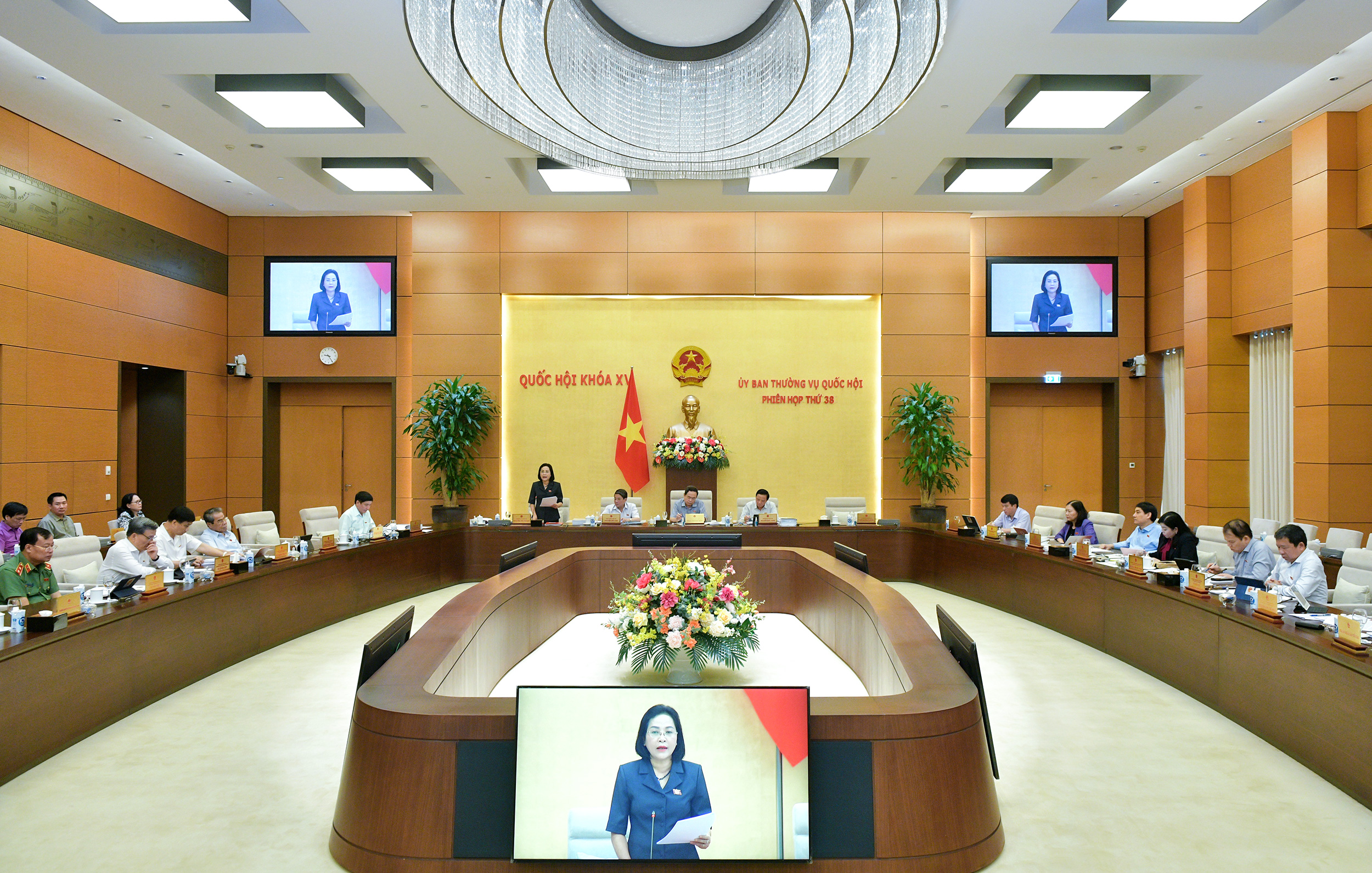 Hoàn thiện chính sách với nhà giáo theo hướng thận trọng, nhất quán, khả thi, có sự đột phá