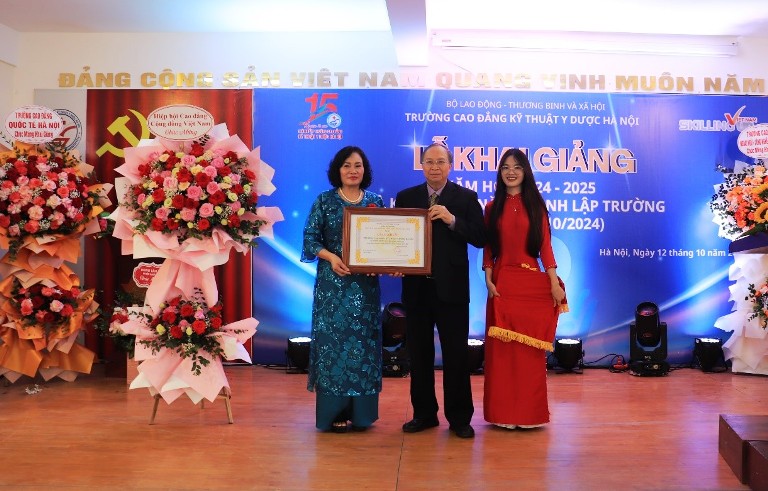 Trường Cao đẳng Kỹ thuật Y Dược Hà Nội khai giảng năm học mới 2024 – 2025 và Kỷ niệm 15 năm thành lập 2009-2024