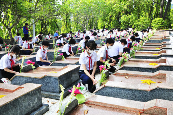 Đẩy mạnh công tác giáo dục truyền thống cách mạng cho thế hệ trẻ