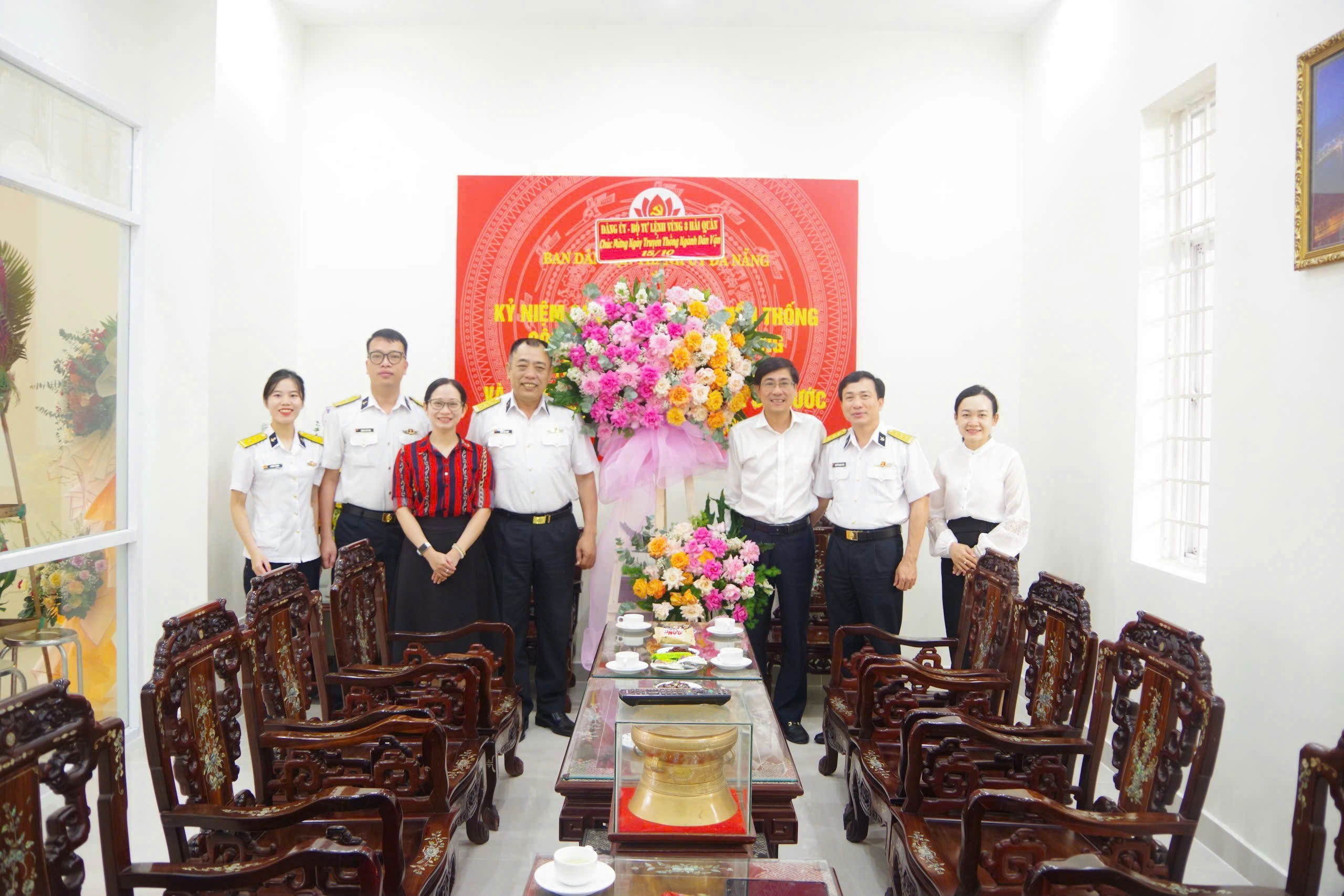 Vùng 3 Hải quân thăm, chúc mừng Ngày truyền thống công tác Dân vận