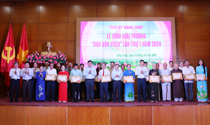 Đồng Tháp trao giải thưởng “Dân vận khéo”
