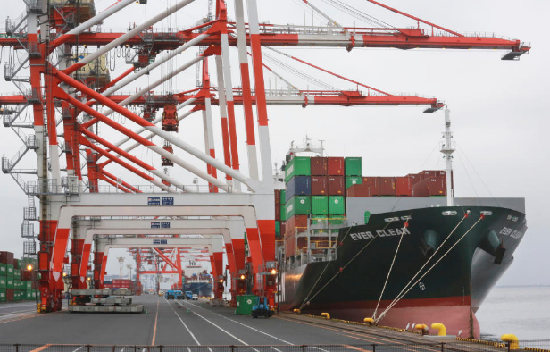 Thâm hụt thương mại Nhật Bản tăng 14,4