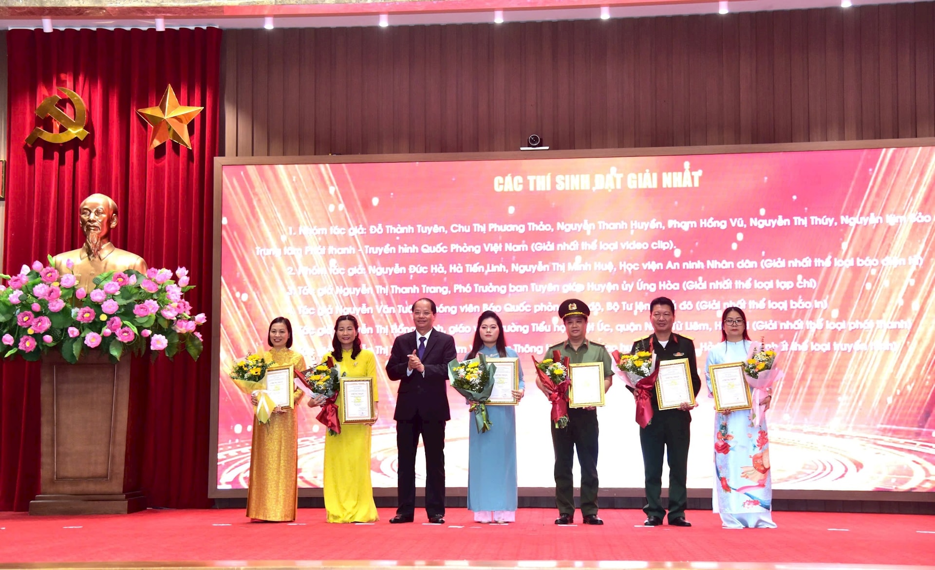 Hà Nội Trao giải 97 tác phẩm xuất sắc Cuộc thi chính luận về bảo vệ nền tảng tư tưởng của Đảng