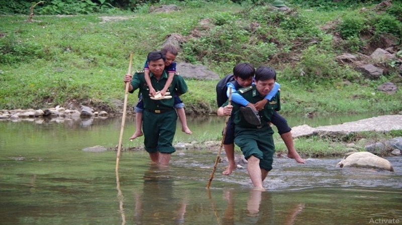 Nâng bước học sinh nghèo nơi biên giới