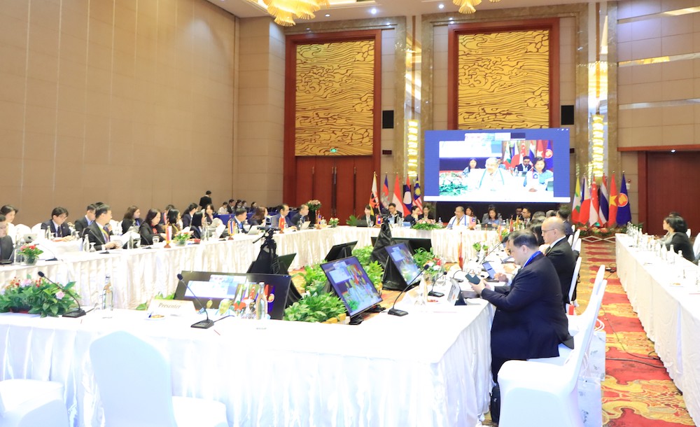 Đẩy mạnh hợp tác khu vực, hướng tới tài chính bền vững và số hóa