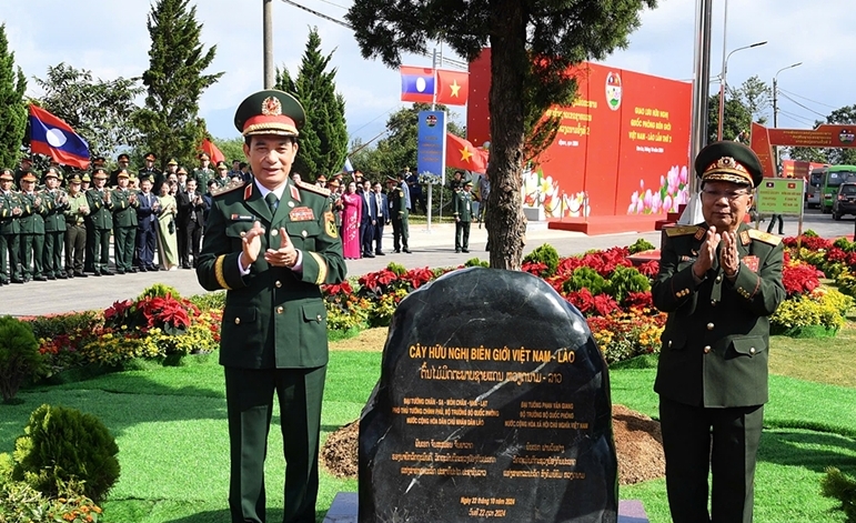 Giao lưu hữu nghị Quốc phòng biên giới Việt Nam - Lào lần thứ hai