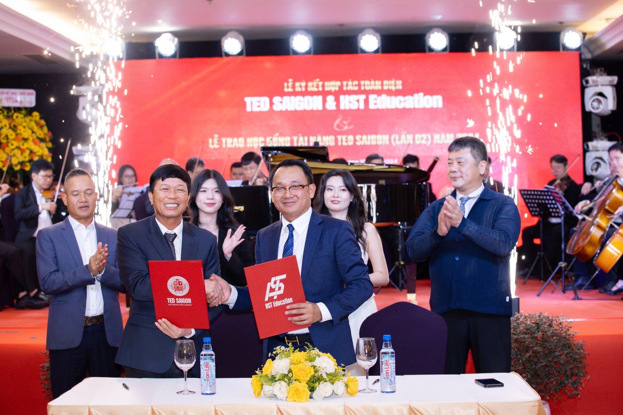 Ký kết hợp tác toàn diện giữa Viện Phát triển giáo dục Việt Nam và Công ty Cổ phần Đầu tư Văn hóa  Giáo dục HST Education