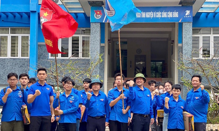 Thanh niên góp sức vì mục tiêu hoàn thành 3 000 km đường bộ cao tốc vào năm 2025